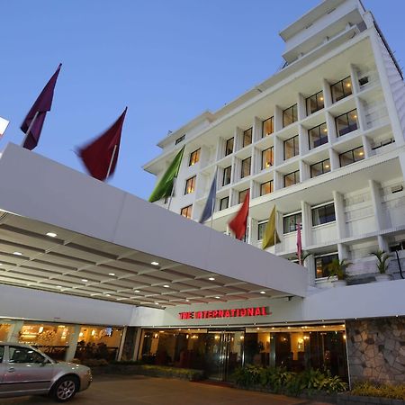The International Hotel Kochi Exterior foto