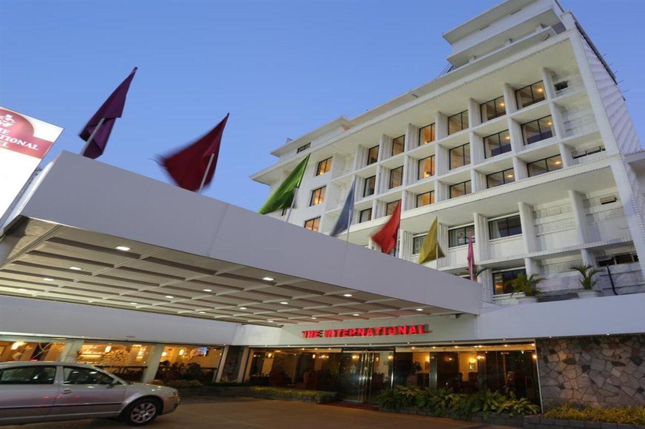 The International Hotel Kochi Exterior foto