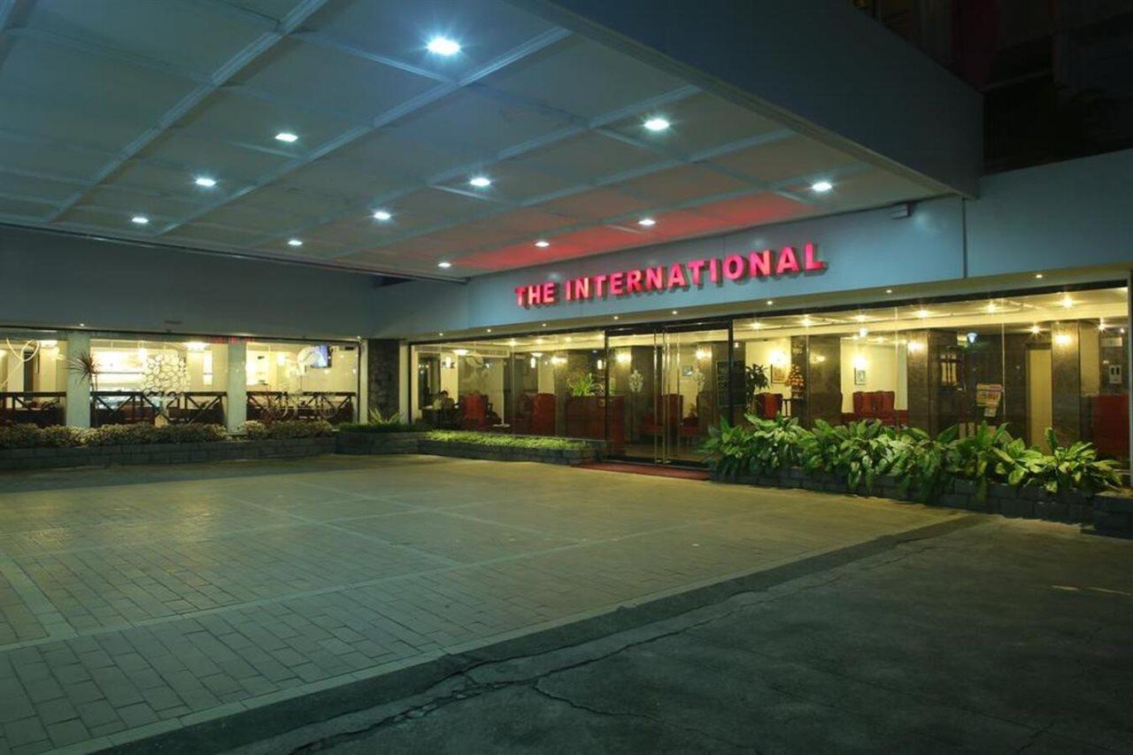 The International Hotel Kochi Exterior foto