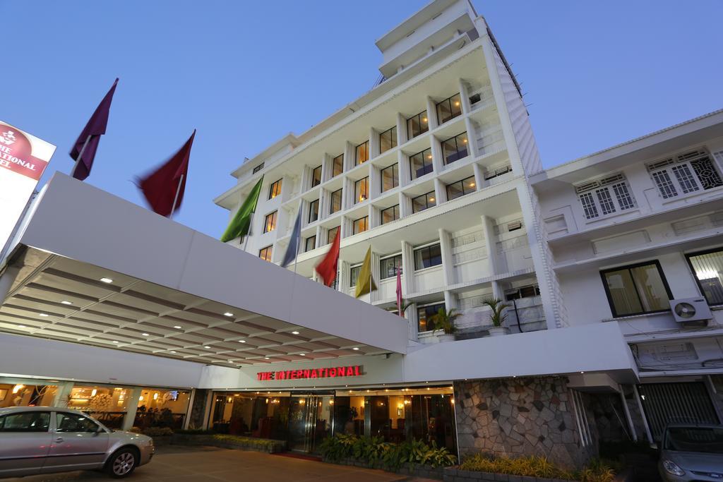 The International Hotel Kochi Exterior foto