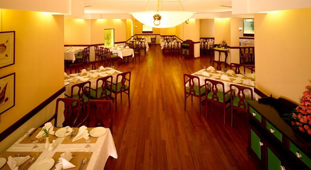 The International Hotel Kochi Exterior foto