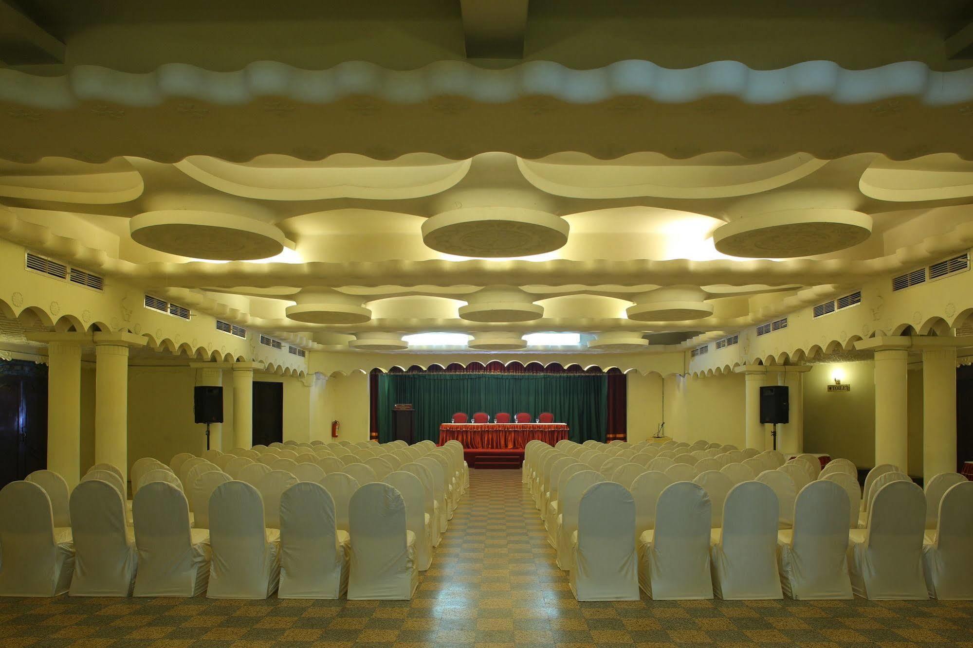 The International Hotel Kochi Exterior foto