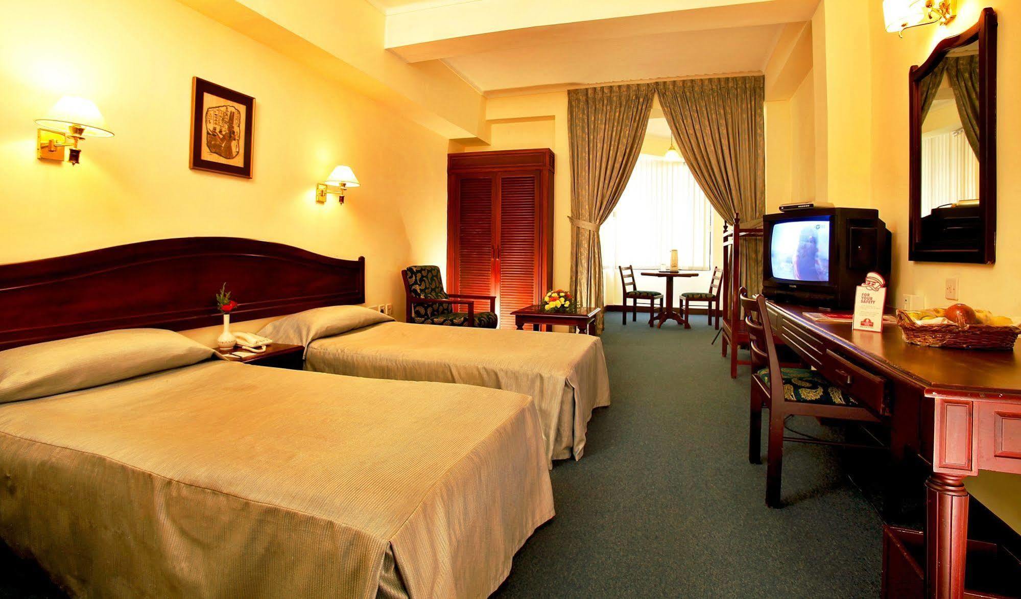 The International Hotel Kochi Exterior foto