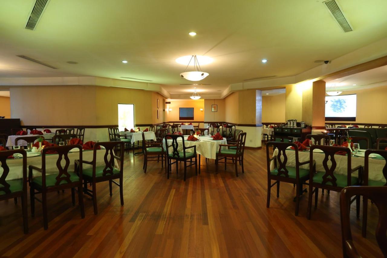 The International Hotel Kochi Exterior foto